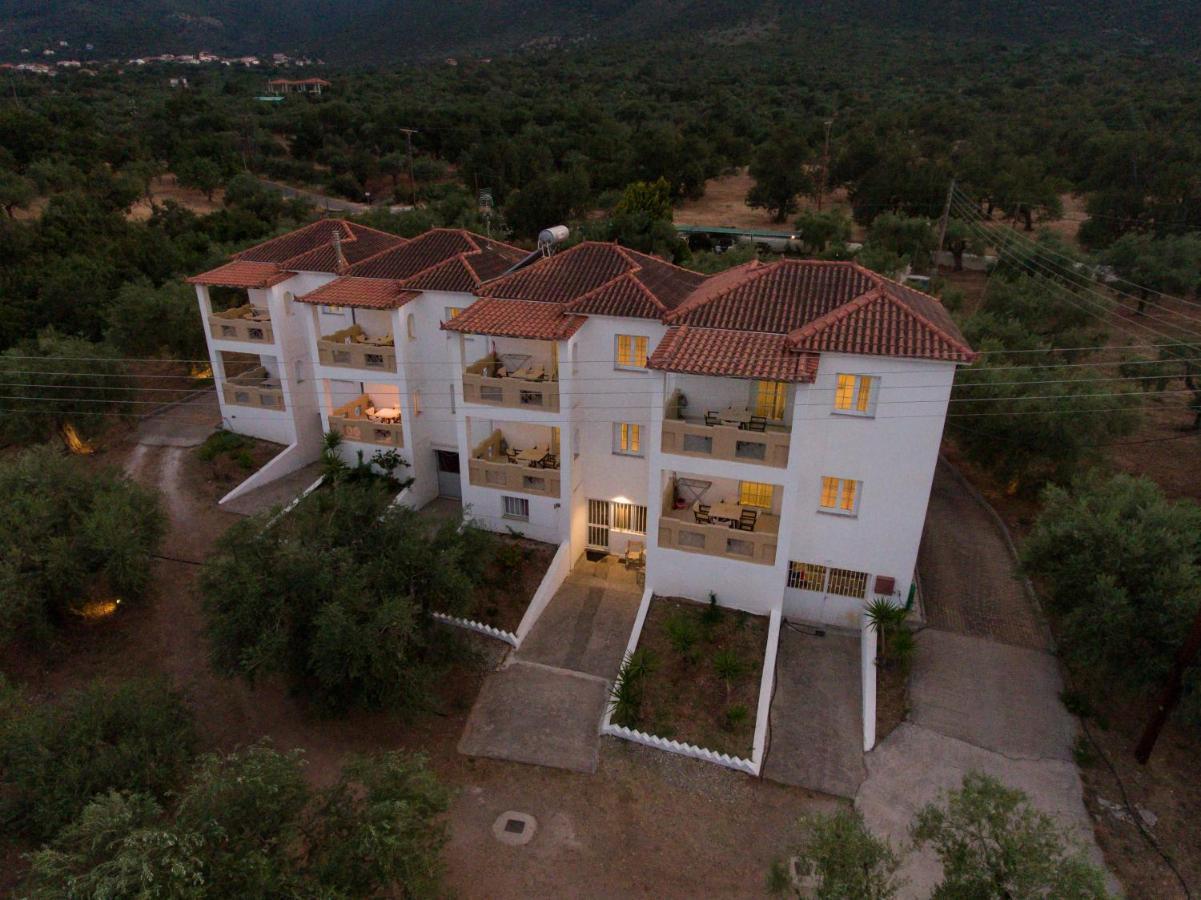 Elaionas Aparthotel Leonidio Exterior photo